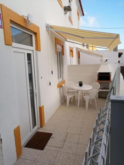 Casa Da Praia Da Poca - Apartamento Tulipa Estoril Bagian luar foto